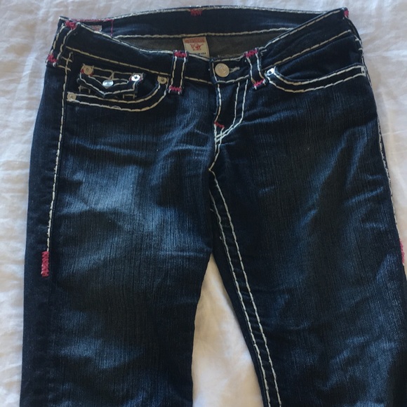 True Religion size 28, pink accents, cut 607107 - Picture 3 of 4